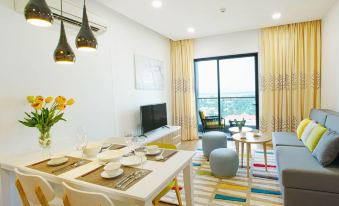 One Bedroom Suite at Republic Plaza - Pool & City View
