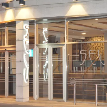 Hotel Selu Отели рядом с достопримечательностью «Башня Калаорра»