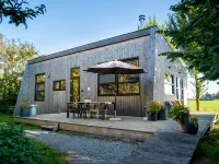 Waterlodge Goudule in Nes Hotels in Grouw