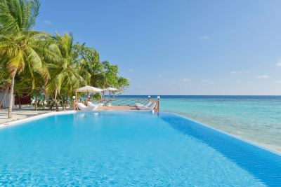 屋外プール トラギリ アイランド リゾート&スパ モルディブの写真