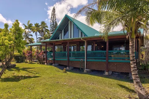 Hale Anuenue Nuku - the Rainbows End 3 Bedroom Home by RedAwning Hotels in Keaau