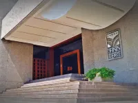 Hotel Finisterre Hotels near Taxquena