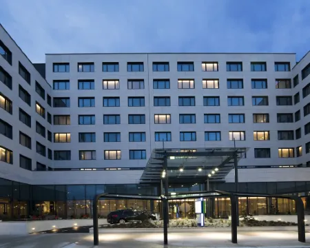 Holiday Inn Express PARIS - CDG AIRPORT by IHG فنادق في باريس