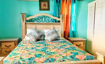Sensational 2 Bedroom Getaway in Florence Hall