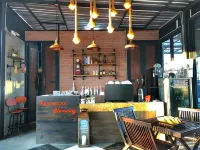 Kondee Cino Cafe and Glamping - Bar