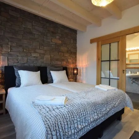 Grandeur Villa with Sauna & Hot Tub in Durbuy