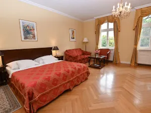 Castle Hotel Grof Degenfeld Superior