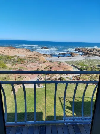 Lambertsbay Beachfront Отели в г. Citrusdal