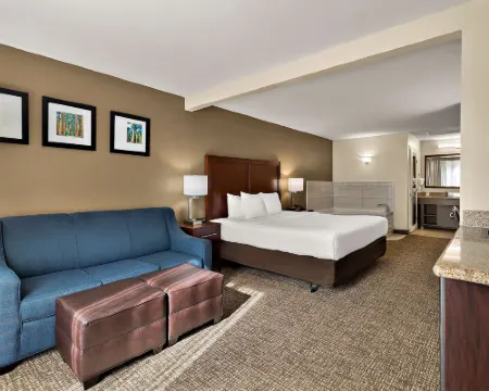 紅杉國王峽谷舒適套房酒店 圖萊里縣酒店