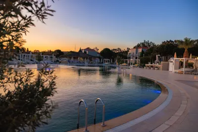 Mark Warner Phokaia Beach Resort Hotels in der Nähe von Maymi Tur