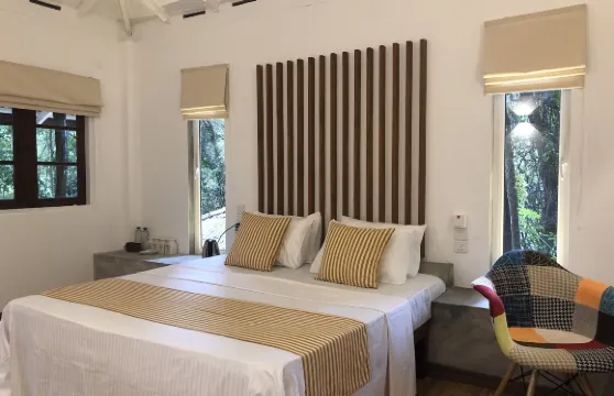 河畔花園度假村