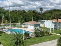 Sebastian Gardens Inn & Suites - 2-Sterne