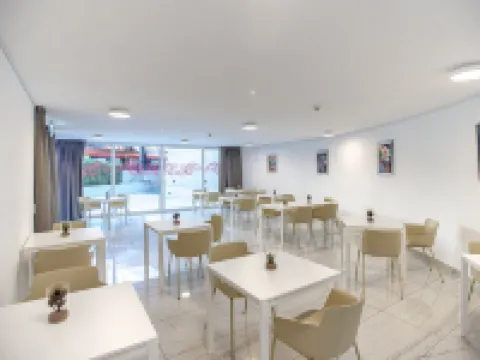 ミララゴ ロカルノ イージー ルームズ ムラルトのホテル