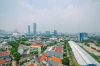 Relaxing and Stylish Studio at Amethyst Tower Apartment - Apartemen