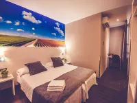 Hostal Prado Hotels near Cava Baja