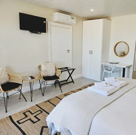 Lambertsbay Beachfront Отели в г. Citrusdal