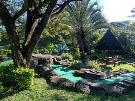 Brookside Lodge B&B Отели в г. Манзини