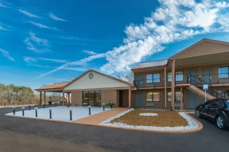 Quality Inn & Suites Corinth West