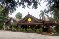 RedDoorz Syariah Plus Near Trans Studio Cibubur