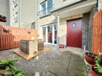 Modern 5 Bedroom Townhouse with Free Parking Hotels near Baillieston
