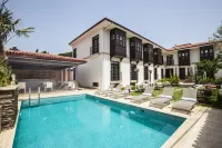 Livia Garden Hotel - Swimmingpools