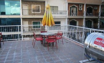 The Orange Inn - Housity