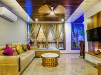 Pax Grand Blue - Rooftop Swimming Pool & Restaurant - 500 Mtr from Udaipur Railway Station Hotels near Udaipur Train Station