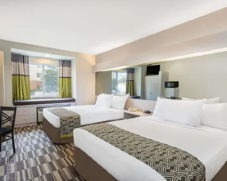 Microtel Inn & Suites by Wyndham Richmond Airport Hotéis em Sandston