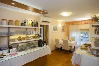 Royal Suites - Bed and Breakfasts