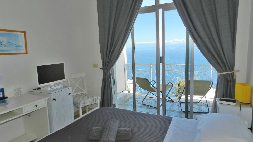 Hotel Holiday