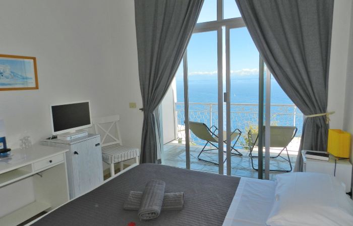 Hotel Holiday