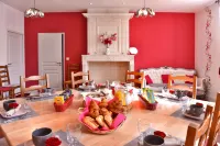 Domaine d' Arcalis Hotels in Réaux-sur-Trèfle