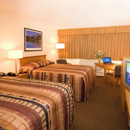 Woodlands Inn & Suites
