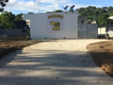 Bumblebee Inn Hotels in Tanay