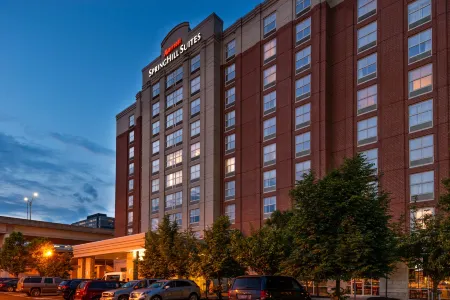 SpringHill Suites Pittsburgh North Shore Отели рядом с достопримечательностью «Фуникулёр Дюкен»