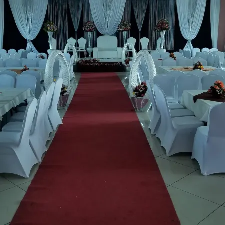 Sarem International Hotel Отели рядом с достопримечательностью «Пьяцца»