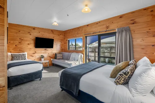 Tasman Holiday Parks - Rotorua - Homestays