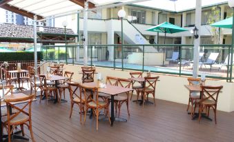 Darcy Arms Hotel Motel