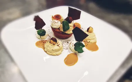 Les Terrasses de Saumur - Hôtel & Appartements - Restaurant & Spa (Logis) Отели рядом с достопримечательностью «Saumur Riding Academy»