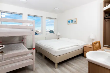 Kef Guesthouse by Keflavík Airport