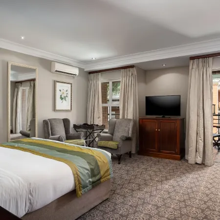 Premier Hotel Falstaff Отели рядом с достопримечательностью «Ривония»