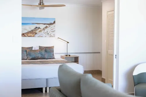 Moonlight Bay Suites - Airport Shuttle