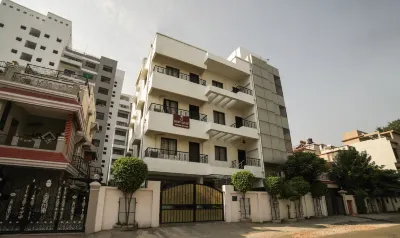 Treebo Ivory House Numismatic Art Gallery by Twentieth Century Coins 주변 호텔