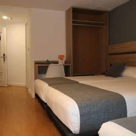 Hostal Alda Palencia Plaza Отели в г. Паленсия