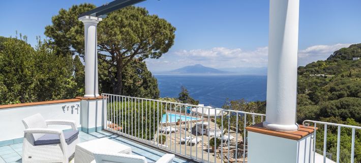 Suite Villa Carolina Hotels in Capri