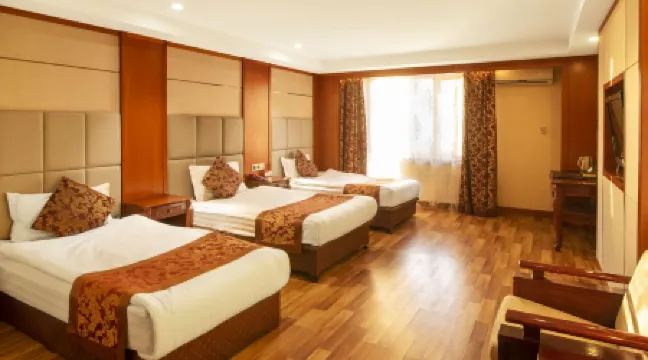 Royal House Hotel Отели рядом со станцией Амгалан Станция