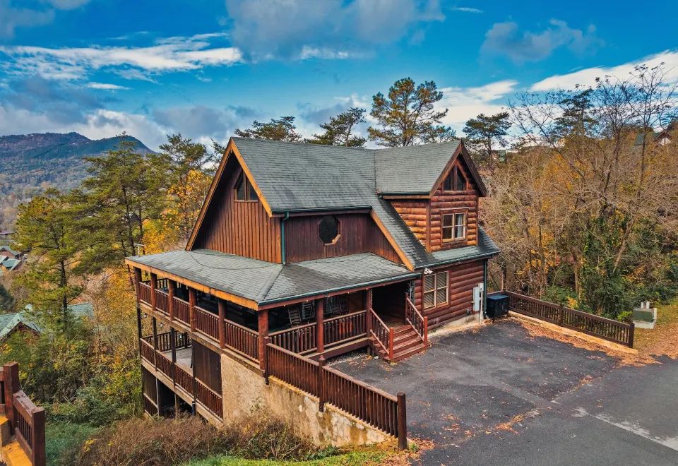 Summer Special! Pools, 2 HotTubs, Theater, Pet Friendly