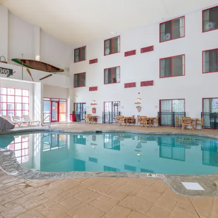 Wildwood Lodge & Suites
