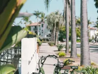 Pacific Crest Hotel Hotels near Kunin Wines