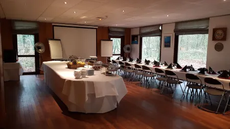 Enzo Hotels Metz Amneville by Kyriad Direct Отели в г. Семекур